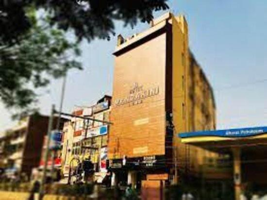 Hotel Mandakini Lush Kanpur Exteriör bild