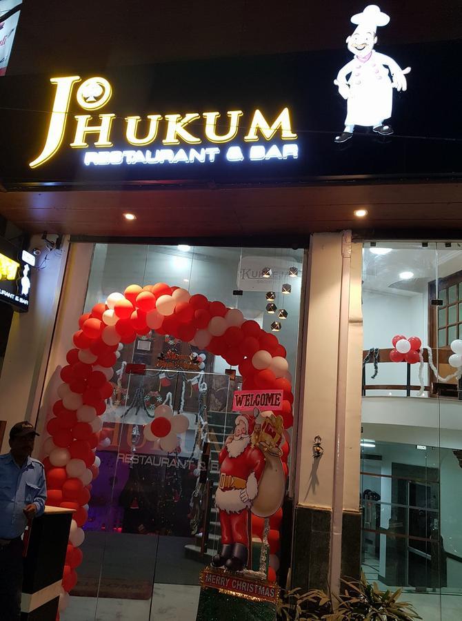 Hotel Mandakini Lush Kanpur Exteriör bild